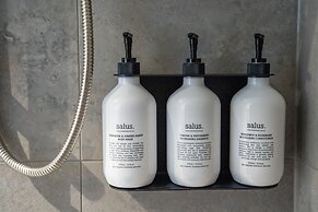 Mackay Adventure Lodge