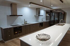 Mackay Adventure Lodge