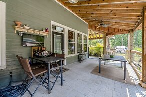 Country Solitude Close To The Beach 3 Bedroom Farmhouse by RedAwning