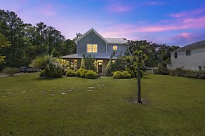Country Solitude Close To The Beach 3 Bedroom Farmhouse by RedAwning