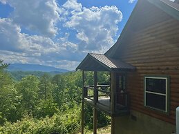 Budro's Bungalow 2 Bedroom Cabin by RedAwning