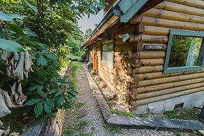 J Willy's Refuge 2 Bedroom Cabin by RedAwning