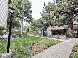 La Vista Blanc #16 3 Bedroom Condo by RedAwning