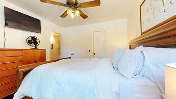 La Vista Blanc #16 3 Bedroom Condo by RedAwning