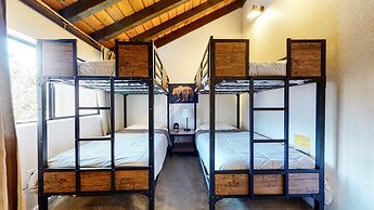 La Vista Blanc #16 3 Bedroom Condo by RedAwning