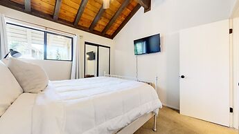 La Vista Blanc #16 3 Bedroom Condo by RedAwning