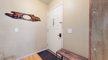 La Vista Blanc #16 3 Bedroom Condo by RedAwning