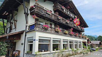 Boutique Hotel Alpina (Adults only)