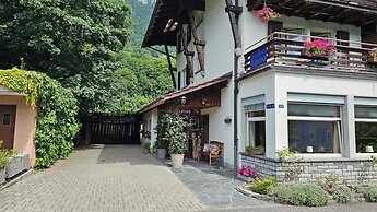 Boutique Hotel Alpina (Adults only)
