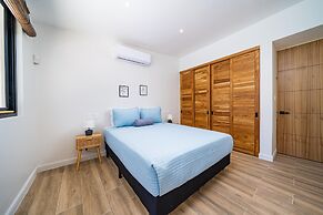 Tropical Brand new 4 BR gem in Potrero Near Beach - Casa Marzo