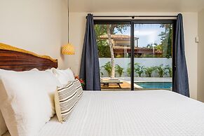 Tropical Brand new 4 BR gem in Potrero Near Beach - Casa Marzo