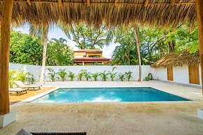Tropical Brand new 4 BR gem in Potrero Near Beach - Casa Marzo