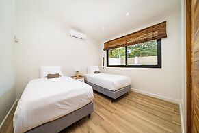 Tropical Brand new 4 BR gem in Potrero Near Beach - Casa Marzo