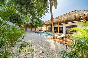 Tropical Brand new 4 BR gem in Potrero Near Beach - Casa Marzo