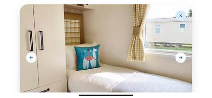 Stunning River View 2 Bedroom Caravan With Decking