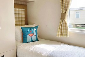 Luxury Caravan-sleeps 6- Pets Ok-site Pool
