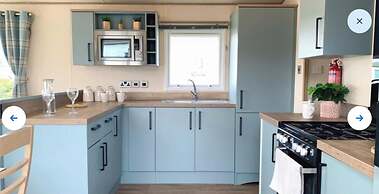 Luxury Caravan-sleeps 6- Pets Ok-site Pool