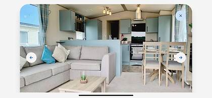 Stunning River View 2 Bedroom Caravan With Decking