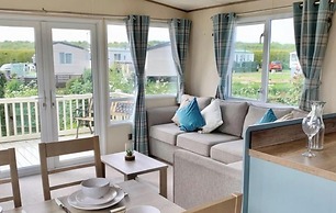 Luxury Caravan-sleeps 6- Pets Ok-site Pool