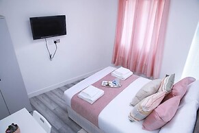 Impeccable 1-bed Apartment in Harrow