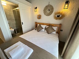 Armi Alaçatı +13 Adult Only