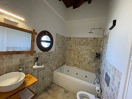 Armi Alaçatı +13 Adult Only