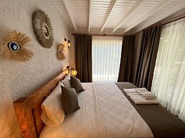 Armi Alaçatı +13 Adult Only