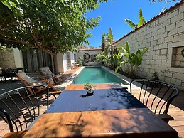 Armi Alaçatı +13 Adult Only