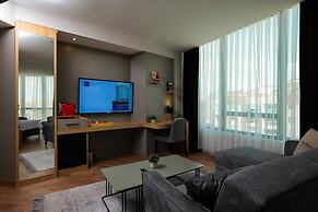 BRAND BUSINESS SUITS