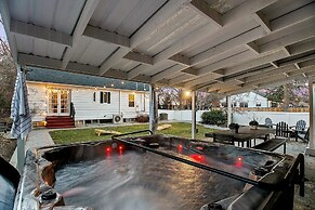 Hand House