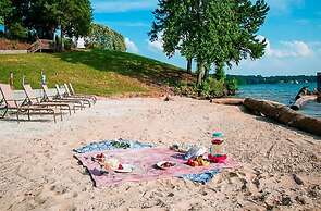 Long Cove Resort & Marina