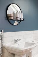 Beautiful 2-bed Cottage in Brampton