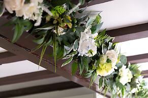 Beautiful 2-bed Cottage in Brampton