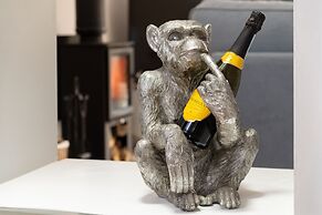 Beautiful 2-bed Cottage in Brampton