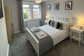 Flat - Sleeps 4 - Pet Friendly - Parking