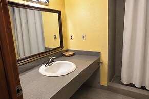 Hillcrest Motel By OYO Aurora IN Near Lawrenceburg