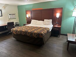 Hillcrest Motel By OYO Aurora IN Near Lawrenceburg