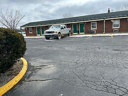 Hillcrest Motel By OYO Aurora IN Near Lawrenceburg