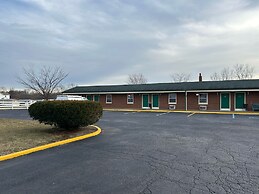 Hillcrest Motel By OYO Aurora IN Near Lawrenceburg