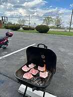Hillcrest Motel By OYO Aurora IN Near Lawrenceburg
