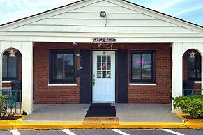 Hillcrest Motel By OYO Aurora IN Near Lawrenceburg