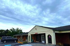 Hillcrest Motel By OYO Aurora IN Near Lawrenceburg