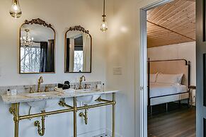 La Maison Mirch - Luxe Design Retreat