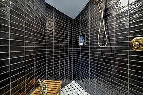 La Maison Mirch - Luxe Design Retreat