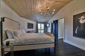 La Maison Mirch - Luxe Design Retreat