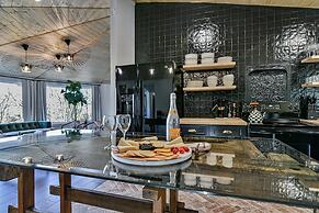 La Maison Mirch - Luxe Design Retreat