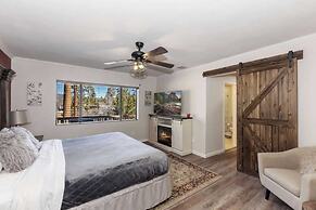 Dawn and Dusk by Avantstay Modern Cabin in Great Location w/ Home Thea