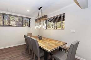 Dawn and Dusk by Avantstay Modern Cabin in Great Location w/ Home Thea