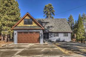 Dawn and Dusk by Avantstay Modern Cabin in Great Location w/ Home Thea