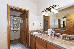 Zen Den by Avantstay Entertainers Home in Ideal Big Bear Location w/ H
